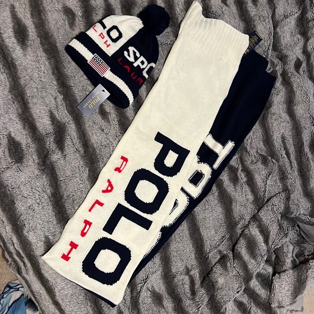 Matching set scarve